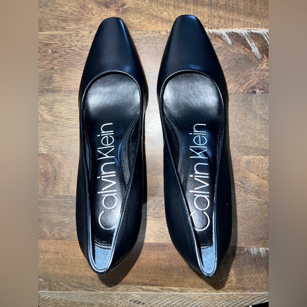 Women’s Heels (S: 7); Calvin Klein